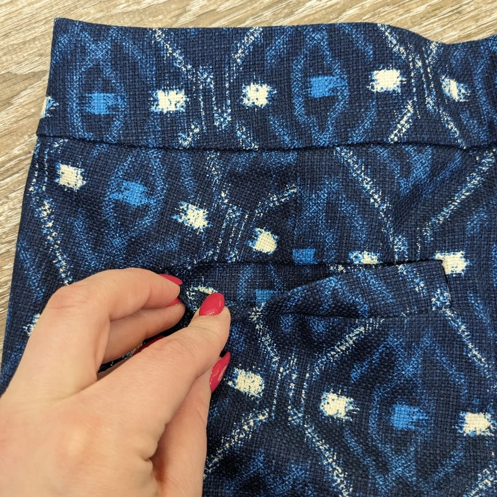 NEW J. Crew Blue Ikat Medallion Gauzey Chino Shorts Size 4